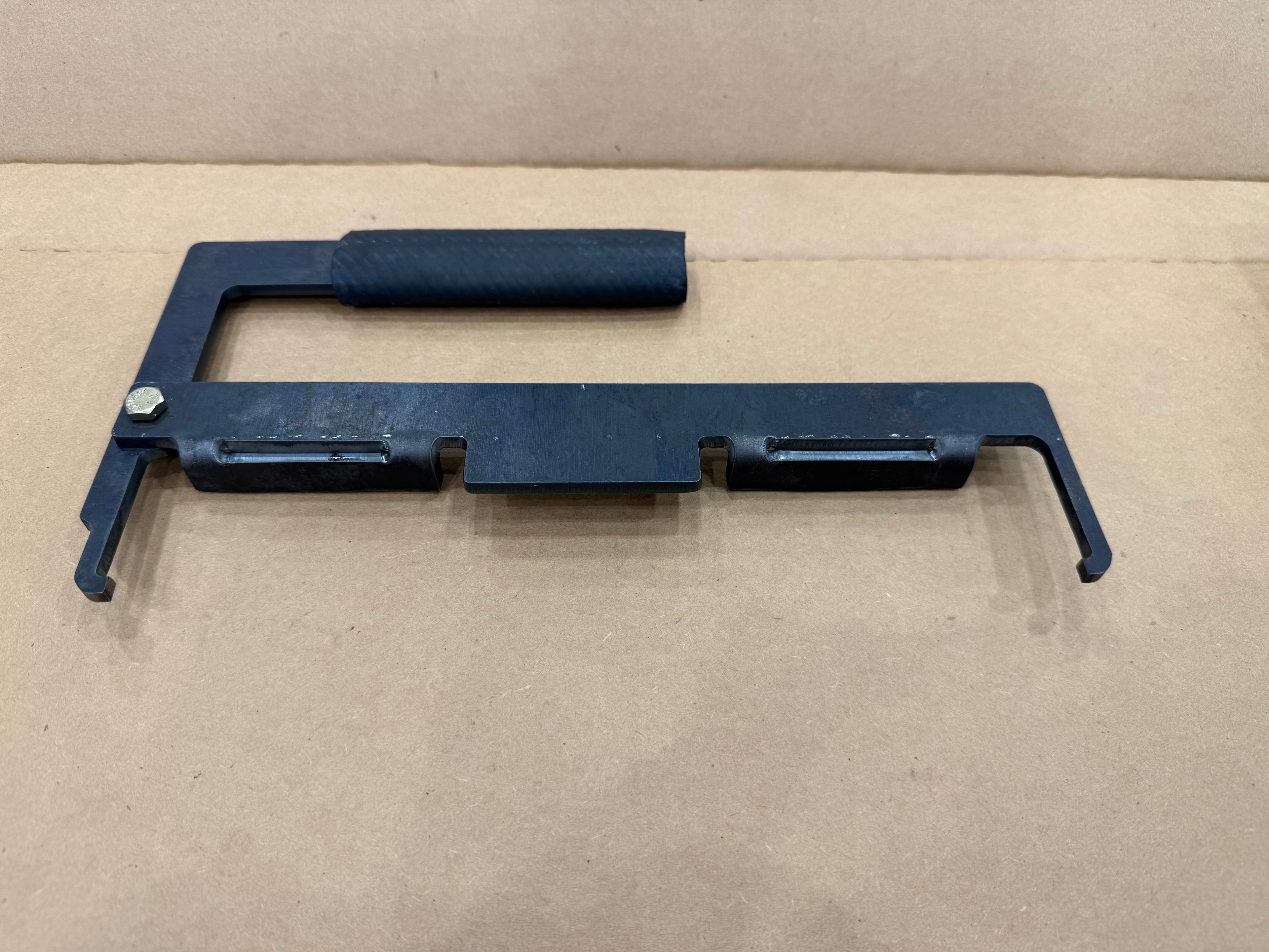 C15 & 3406E Rocker Shaft Lifting Handle