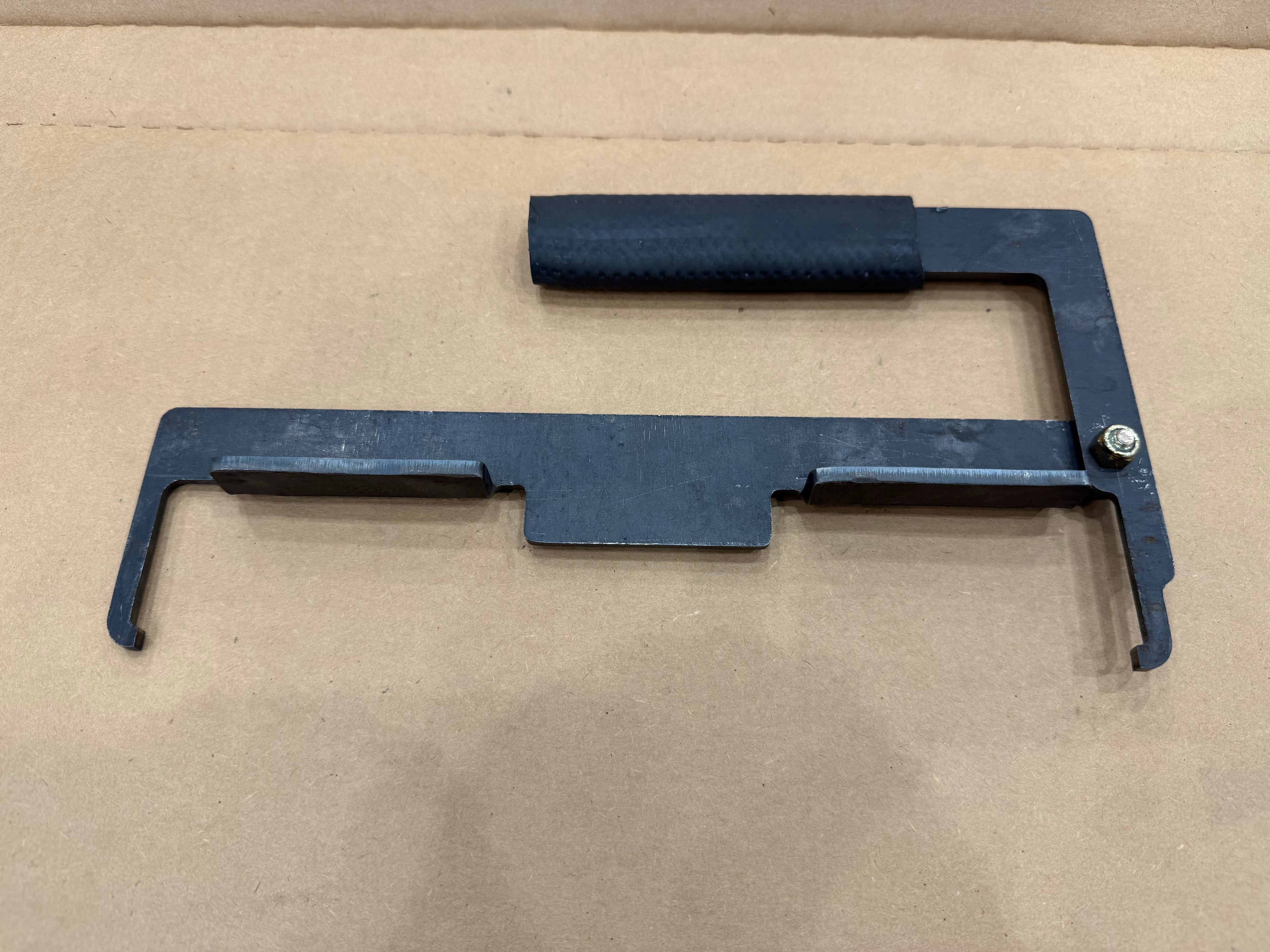 C15 & 3406E Rocker Shaft Lifting Handle
