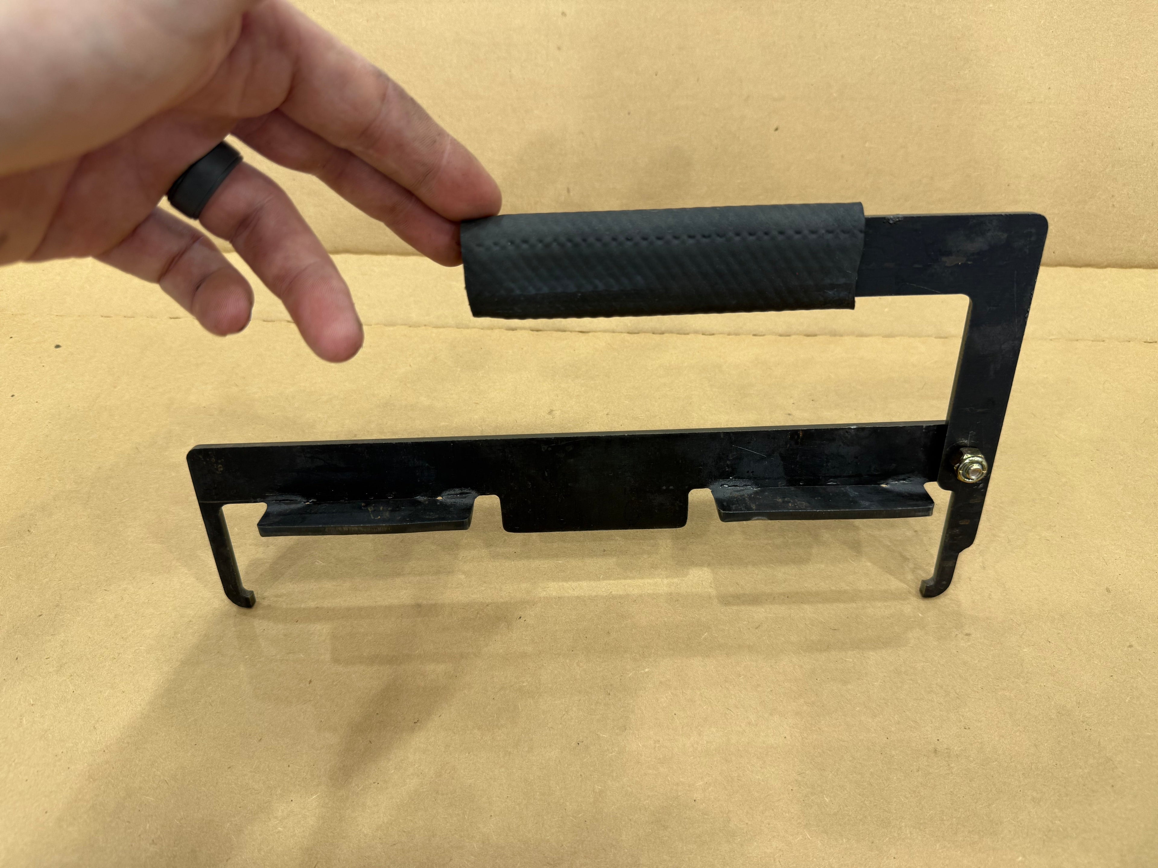 C15 & 3406E Rocker Shaft Lifting Handle